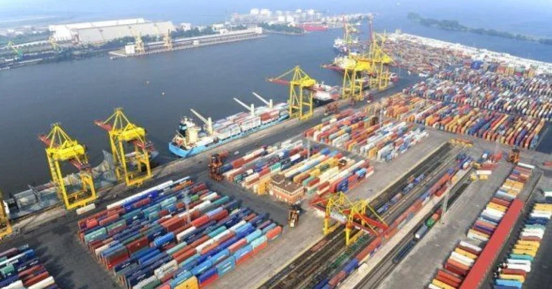 Бакинский порт впервые достиг рекордных объемов контейнерной перевалки