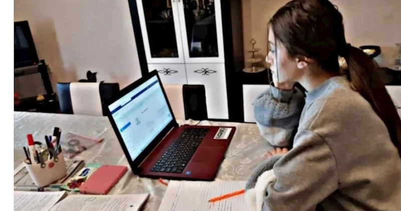 Kiçik yaşlı uşaqlar üçün distant təhsil əlverişli deyil AÇIQLAMA