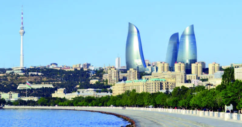 Dağlarda qar, aranda quraqlıq