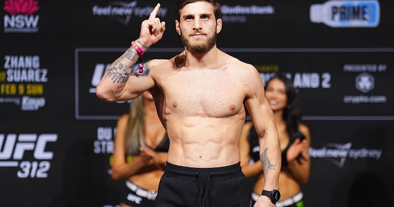 Aleksandr Topuriya UFC titulu uğrunda Petr Yanla döyüşmək niyyətini açıqlayıb