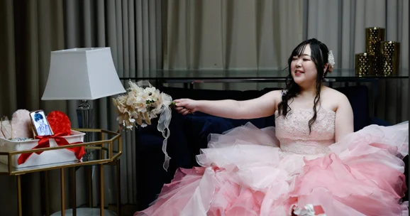 Gənc qız süni intellektlə ailə qurdu