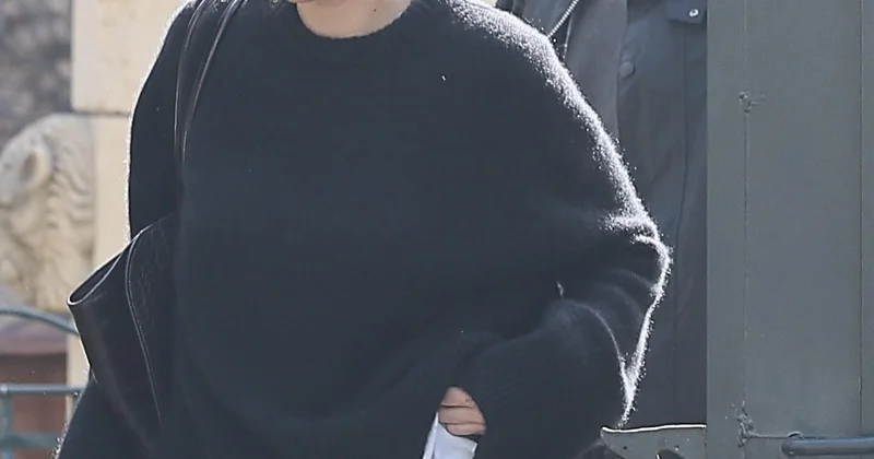 Kendal bu dəfə onunla görüntüləndi