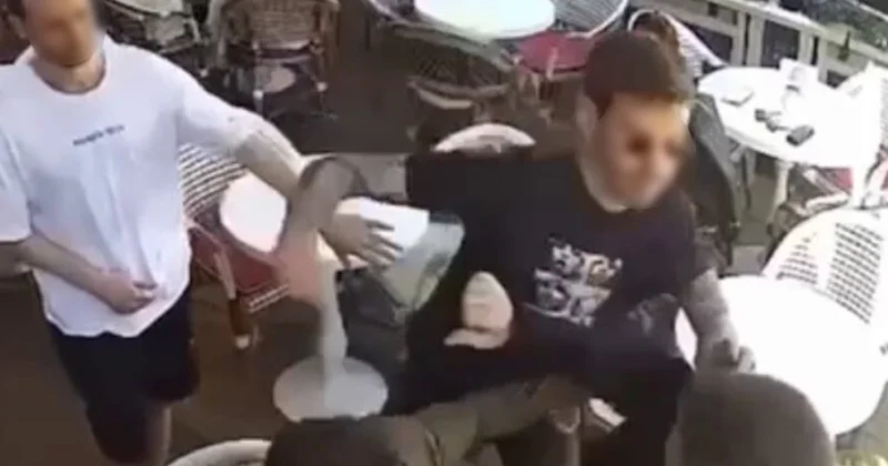 Kafedə dalaşanları ayırmaq istədi Həyatından oldu...