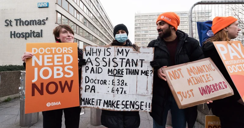 И врачи резиденты присоединились к забастовке объектив