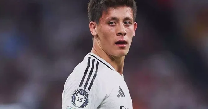 Arda Gülerdən 20 milyon dollarlıq JEST: Heç kim səkilərdə yatmamalıdır!