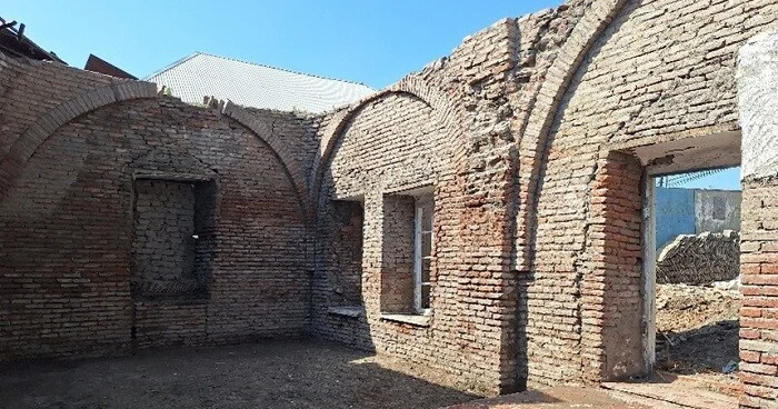 Anbara, uşaq bağçasına çevrilən Əfəndi məscidi Foto