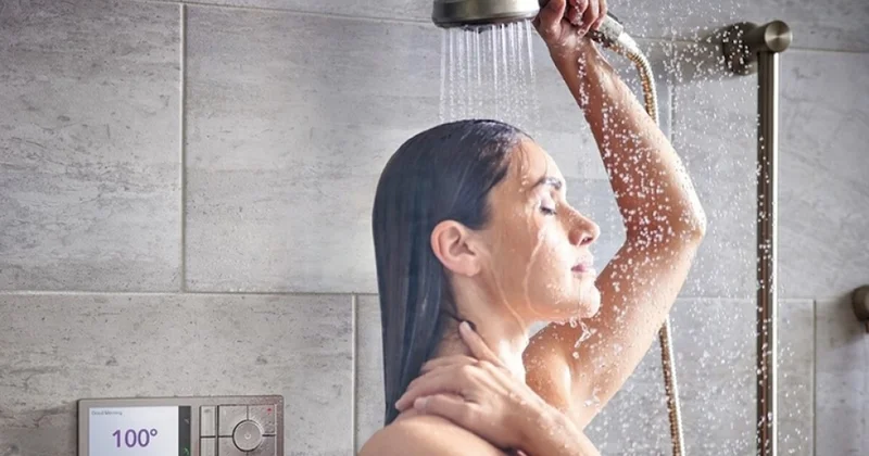 Dermatoloq açıqladı: Duşda səhv etdiyiniz hər şey dərinizə zərər verir