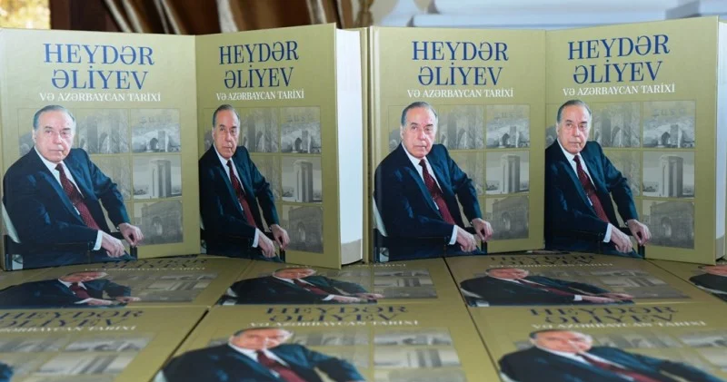 Paytaxt məktəblilərinin müəllifi olduğu növbəti kitabın təqdimatı olub FOTO