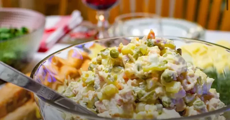 Bu halda olivye salatında mikroorqanizmlər sürətlə çoxalır Açıqlama