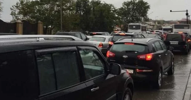 Bakının bu yollarında tıxac var SİYAHI