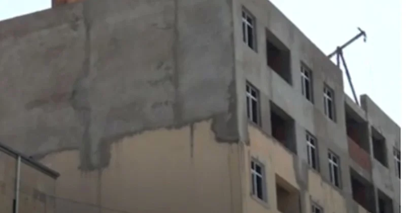 Sakinlər narazıdır: Binalara əlavə mərtəbə artırılıb