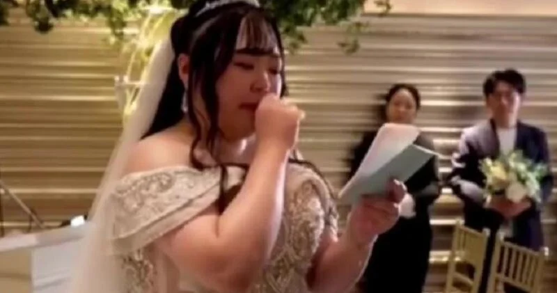 Женщина вышла замуж за ИИ партнера от ChatGPT ВИДЕО