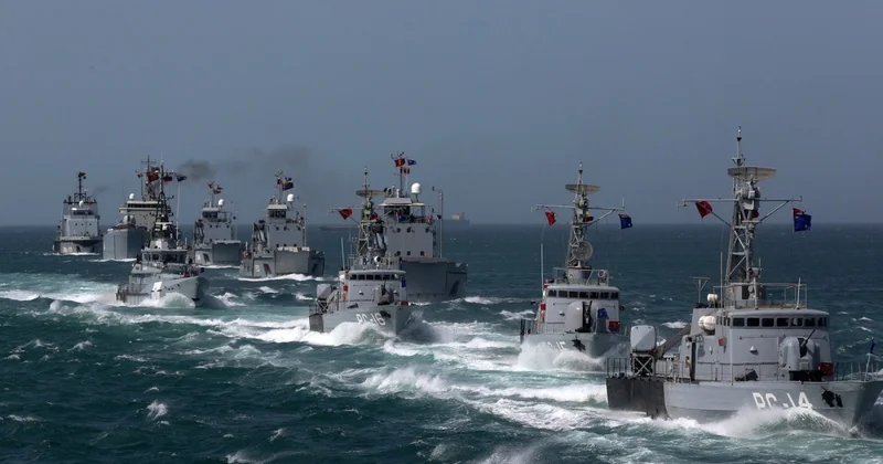 На фоне угроз Трампа Венесуэла вывела военные корабли в море