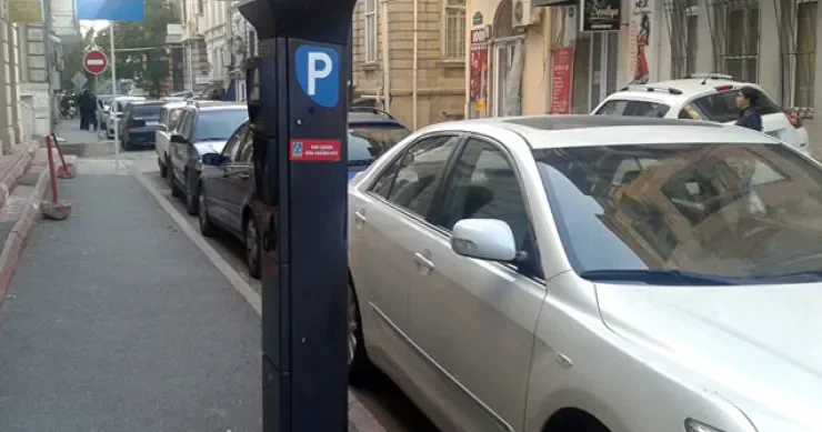 “Əməkdaşlar maaşlarının yarısını “Azparking”ə verir” Ekspert VİDEO