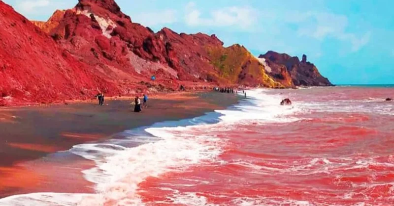 Qanlı dəniz in görüntüsü