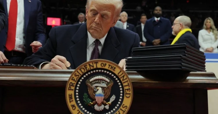 ABŞ Prezidenti Ukrayna üçün 400 milyon dollarlıq müdafiə büdcəsini imzalayacaq