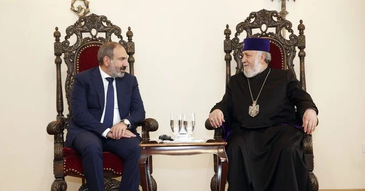 Paşinyanı dəstəkləyən yepiskoplar katolikosun istefası üçün mitinq elan etdilər