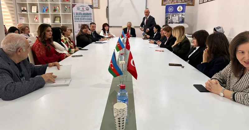 Birinci Türkoloji Qurultaya həsr olunmuş kitabın təqdimatı keçirilib