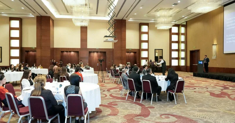 “Mediada inklüziv dildən istifadənin təşviqi” mövzusunda seminar keçirilib