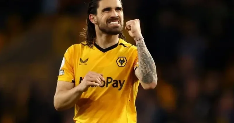 “Vest Hem”in baş məşqçisi “Əl Hilal”ın yarımmüdafiəçisini öz klubunda görmək istəyir