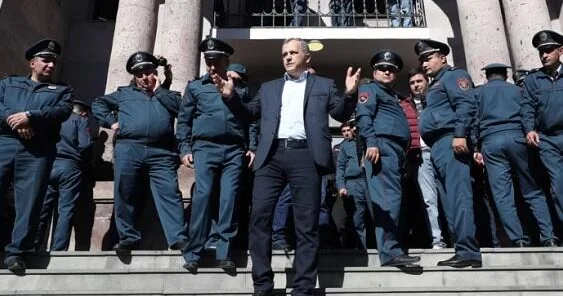 Şahramanyan İstintaq Komitəsi tərəfindən dindirilir