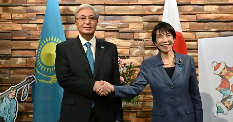 Qazaxıstan Prezidenti Sanae Takaiçi ilə görüşüb