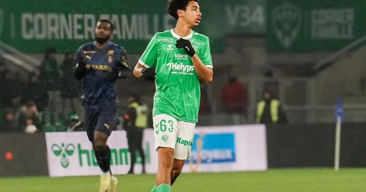 Çelsi dən 17 yaşlı futbolçuya 8 milyon avroluq təklif klub daha çox istəyir