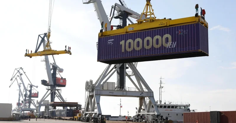 Bakı Limanında illik konteyner aşırma tarixdə ilk dəfə 100 000 TEU ya çatdı FOTOLAR