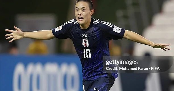 Barselona yapon hücumçunun transferini planlaşdırır