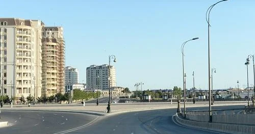 Xətai prospektində velosiped zolağı və parkinq ərazisi yaradıldı