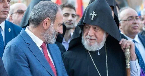 Paşinyan II Qareginin yerinə yeni katolikos TAPDI