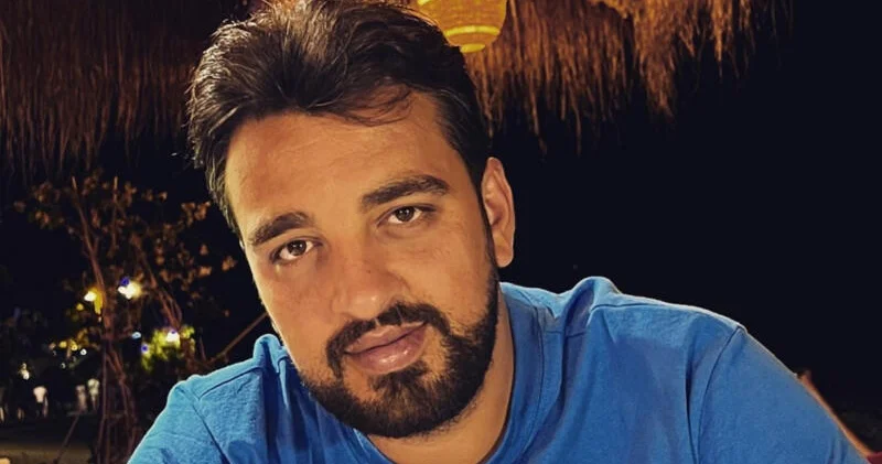 “Səni sevirəm, vallah, özü də çox” efirdə xanımına sevgi ETİRAFI