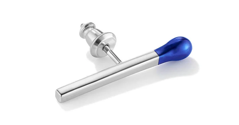 The Blueprint və Avgvst gümüş sırğa təqdim edir...