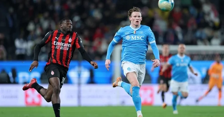 Наполи уверенно обыграл Милан и вышел в финал Суперкубка Италии