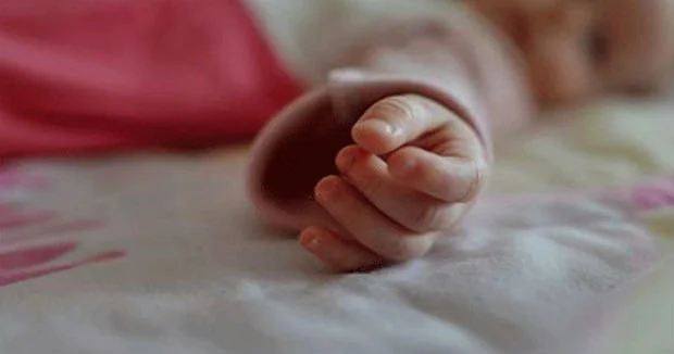 10 aylıq körpə bədbəxt hadisə nəticəsində öldü