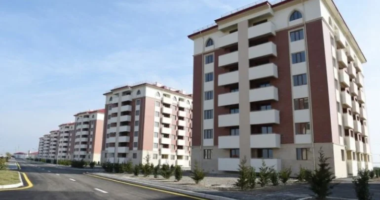 Bakı, Sumqayıt və Biləsuvara məcburi köçkünlərlə görə 1 milyon ayrıldı