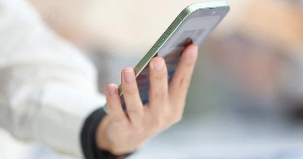 Обновление для iPhone вызвало скандал