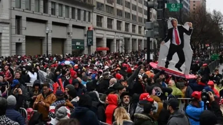 Тысячи сторонников Трампа пришли на его победный митинг в Вашингтоне перед инаугурацией Зеркало.az