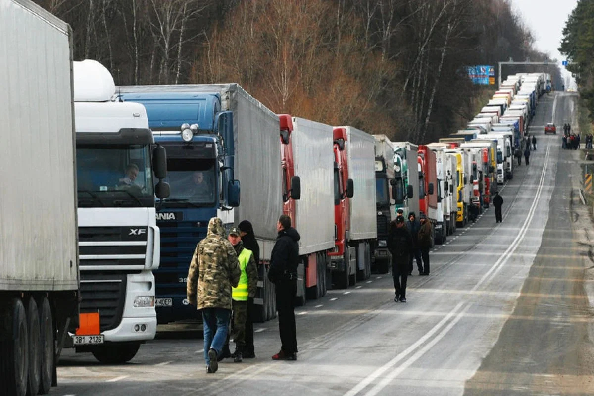 Ermənistanın 400 yük maşını Rusiya Gürcüstan sərhədini keçə bilmir