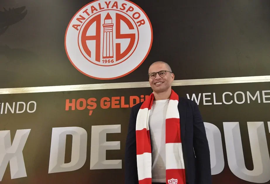 Antalyaspor da Aleks de Souza dönəmi başa çatdı