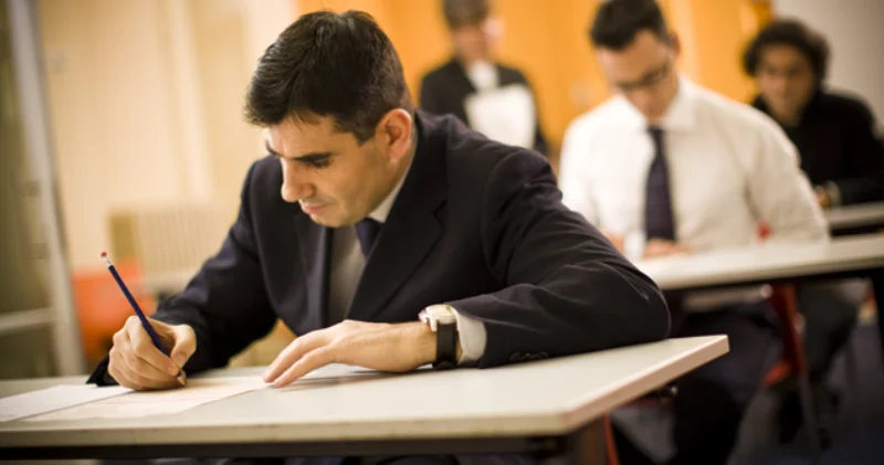 Ədliyyə orqanlarında işləmək istəyənlərin NƏZƏRİNƏ!