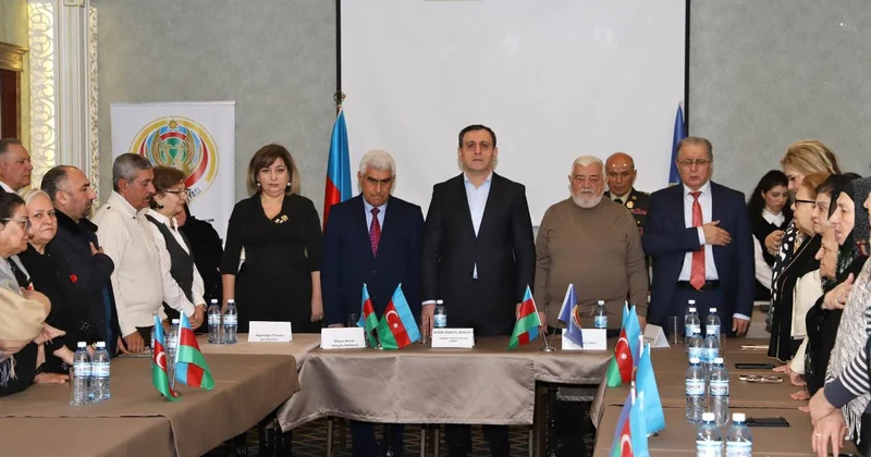 Vəhdət Partiyası 20 Yanvar şəhidlərinin ailələri ilə görüş keçirdi Analar görüşdə göz yaşı tökdülər