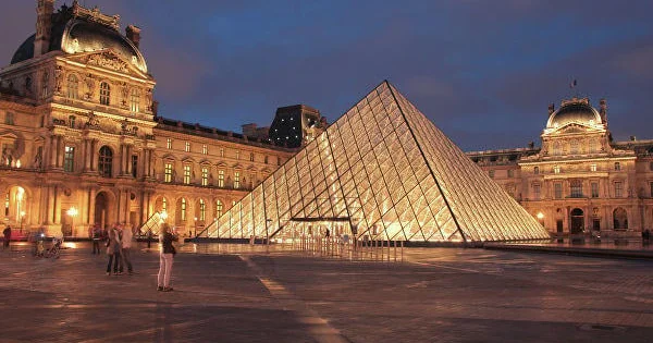 Luvrda milyonlarla avro dəyərində oğurluq VİDEO KONKRET