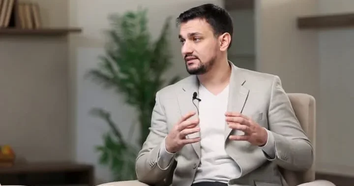 Körpə və uşaqlarda həddindən artıq tərləmə: nə zaman narahat olmaq lazımdır? Həkimdən AÇIQLAMA