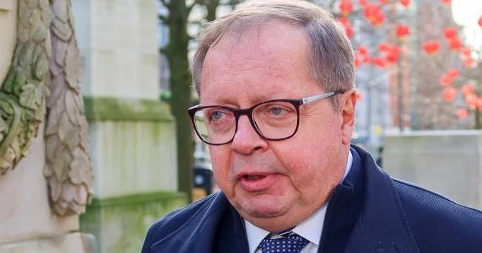 Londonun Rusiya gəmilərini dayandırmaqla bağlı təhdidləri piratçılığa qayıtmaq deməkdir