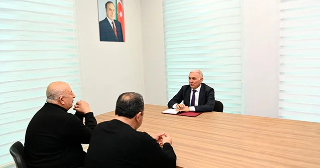 Vüqar Əhmədov vətəndaşları qəbul etdi Foto