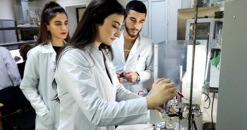 Azərbaycanda elmi tədqiqatla məşğul olan mütəxəssislərin sayı açıqlanıb