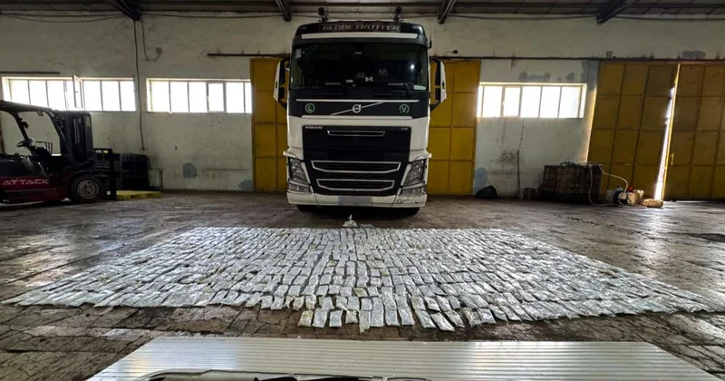 İrandan Polşaya gedən yük maşınında 39 kq heroin aşkarlanıb FOTO