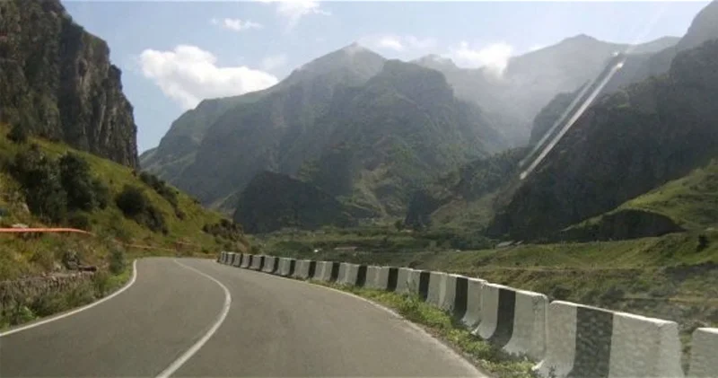 Грузия в 2026 году планирует завершить строительство дорог, соединяющих Азербайджан и Армению с Турцией