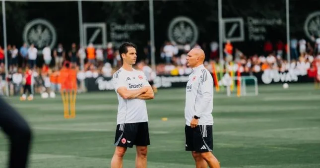 Ayntraxt köməkçi məşqçilərlə də yollarını ayırdı Rəsmi